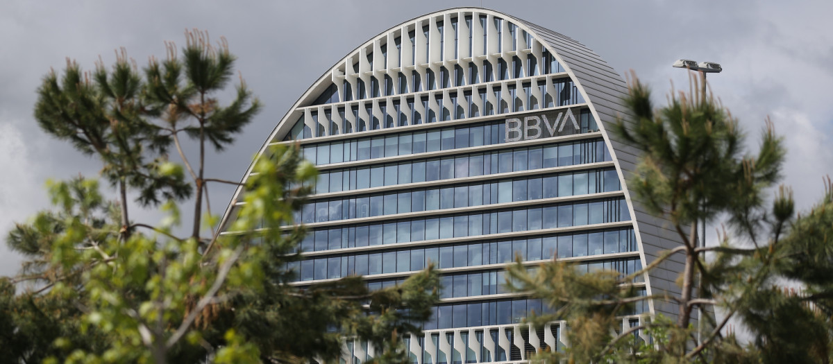 Edificio de la sede de BBVA en Madrid, conocido como ‘La Vela’