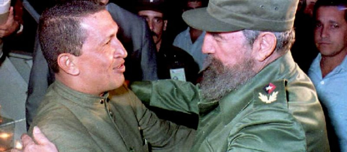 El dictador comunista Fidel Castro junto a Hugo Chávez