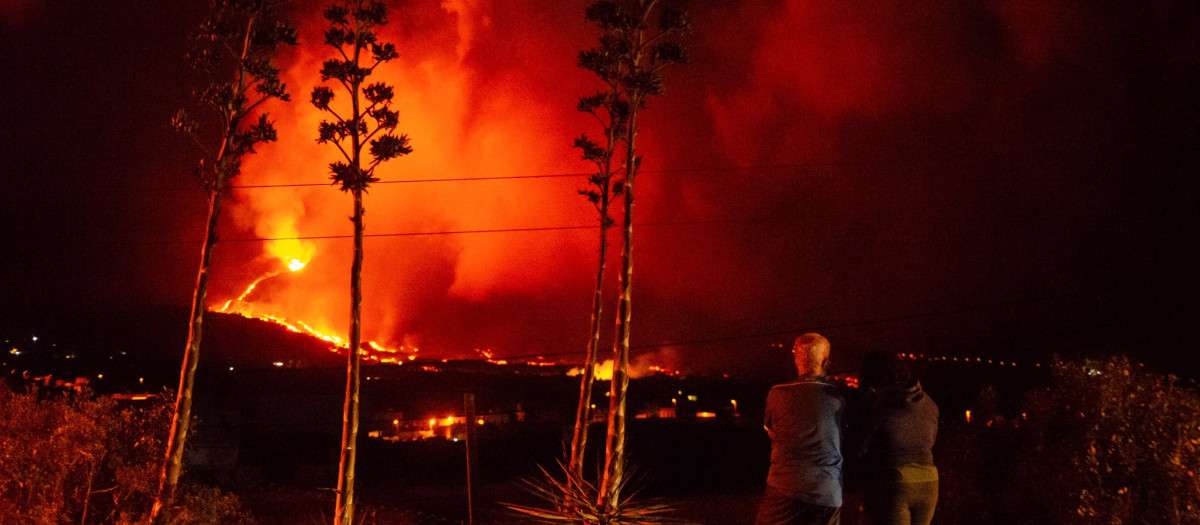 Imagen del volcán Cumbre Vieja en erupción en La Palma