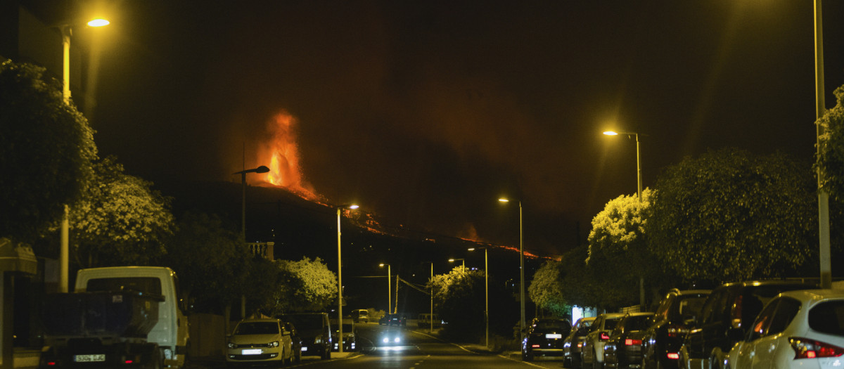 Barrio de El Paso ve la erupción desde sus calles