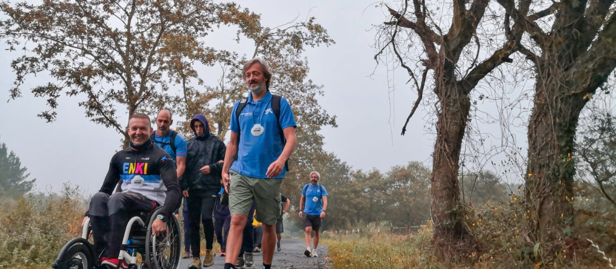 Voluntarios de la entidad han caminado por equipos los 820 kilómetros de la ruta norte