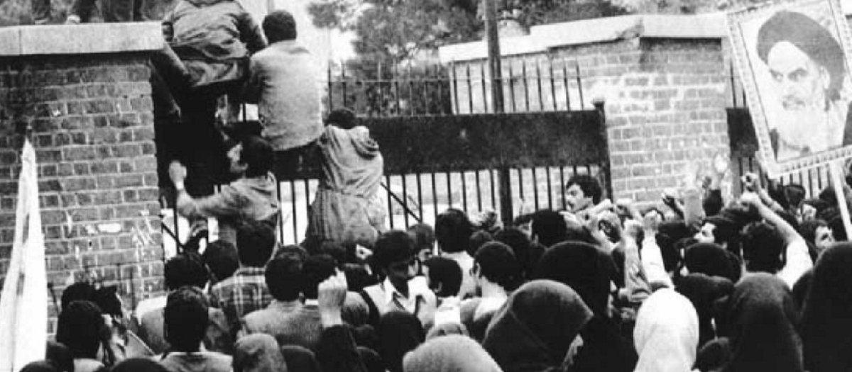 Estudiantes iraníes toman la Embajada de los Estados Unidos
