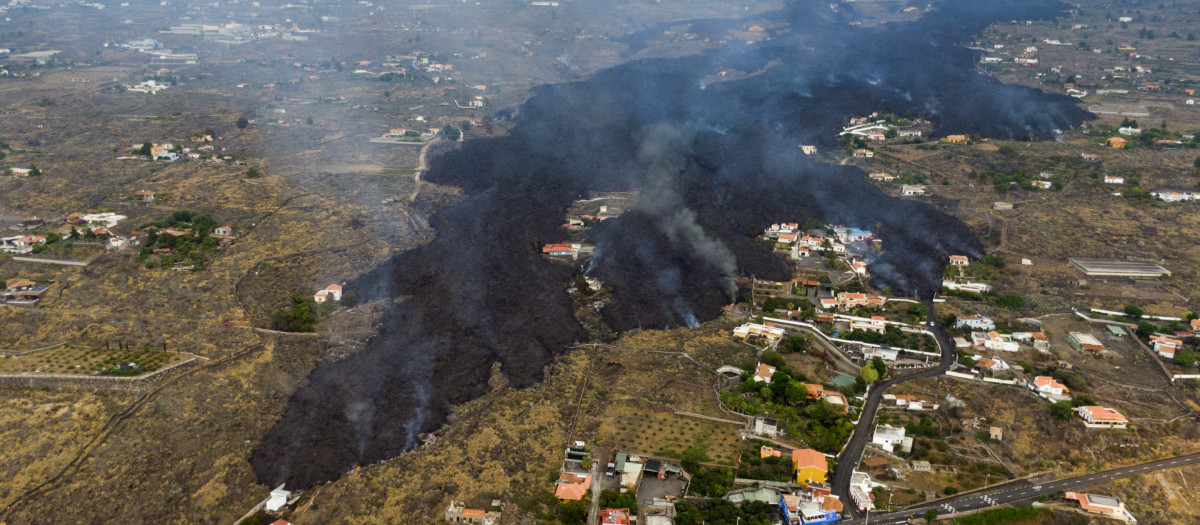 Vista aérea de la colada del volcán en septiembre