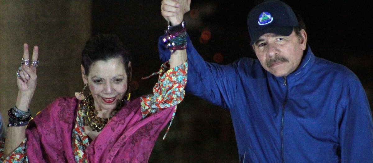 Daniel Ortega junto con su esposa y vicepresidenta Rosario Murillo