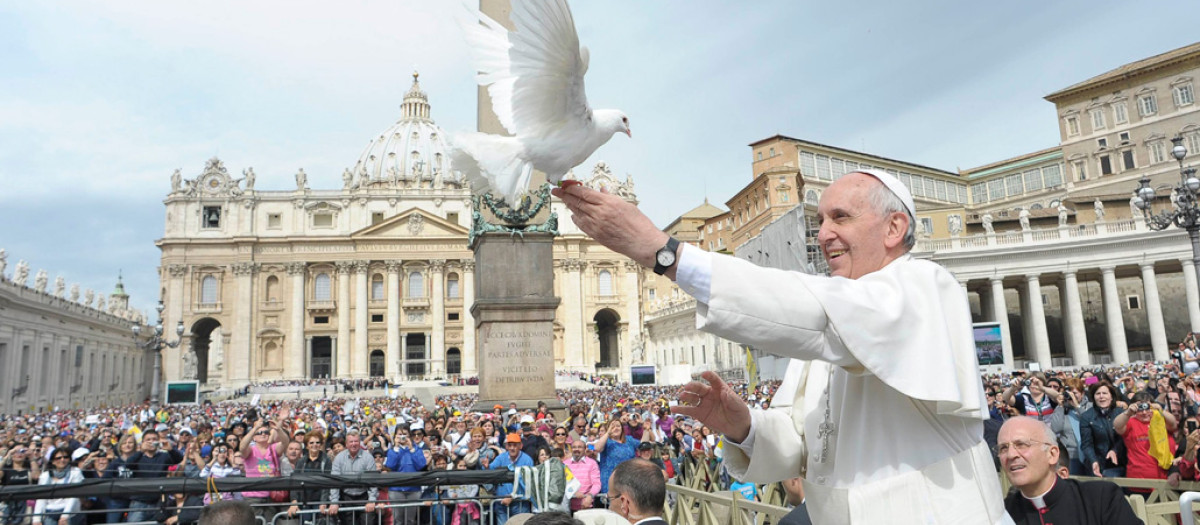 Papa Francisco en la Plaza de San Pedro en la 54 ª Jornada Mundial de la Paz