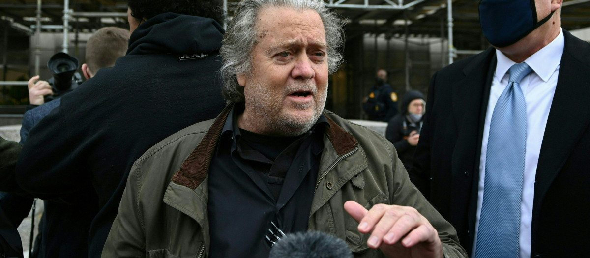 Steve Bannon, a su llegada a la oficina del FBI en Washington, DC