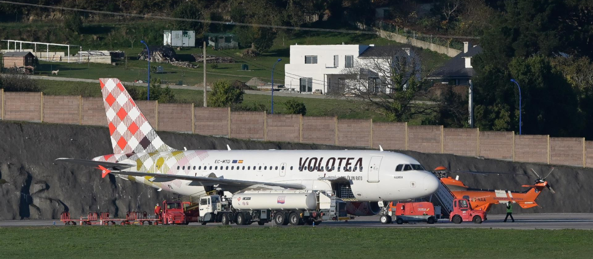 Avión de Volotea que ha realizado un aterrizaje forzoso por aviso de bomba