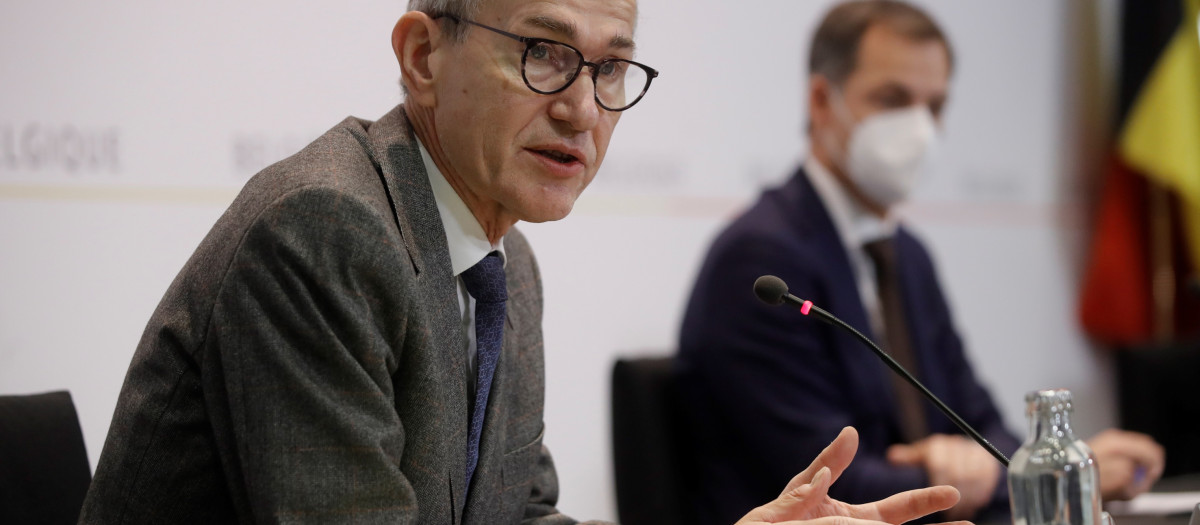 Frank Vandenbroucke en rueda de prensa