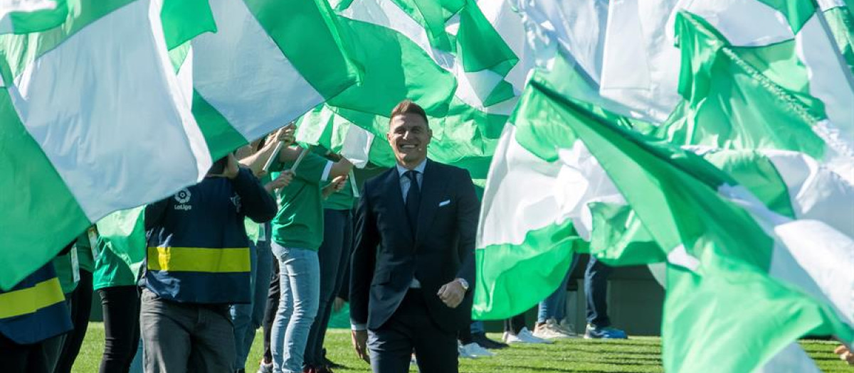 El jugador de 40 años, Joaquín Sánchez, es el abuelo de la Liga