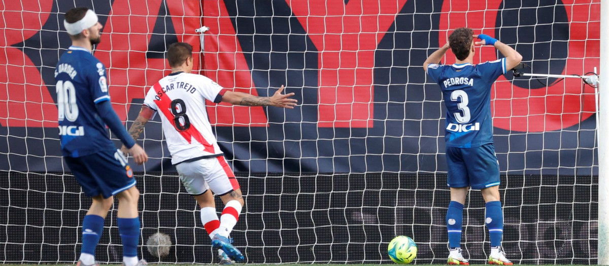 El Rayo ha vuelto a ganar en casa con un gol propia puerta de Cabrera