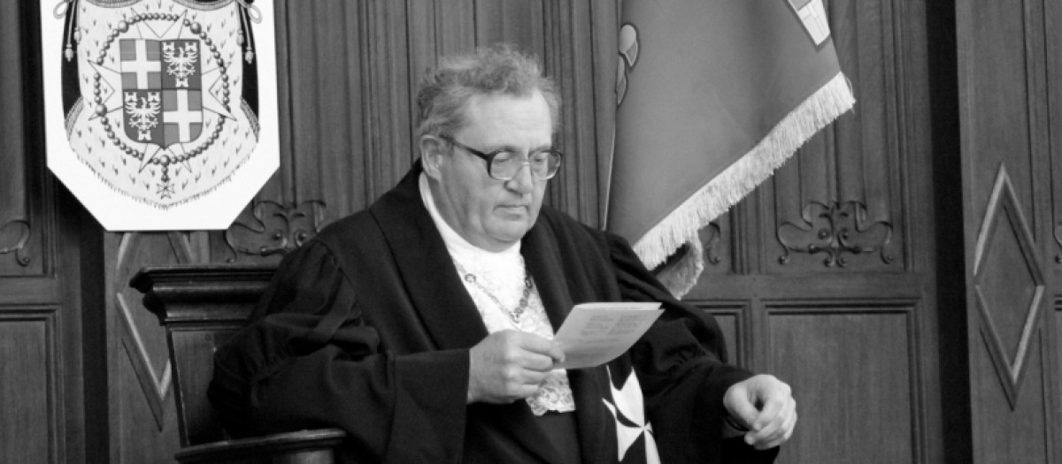 Obituario Matthew Festing