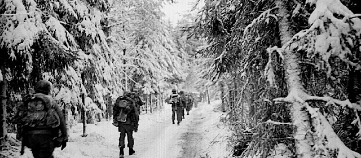 Una patrulla estadounidense en el bosque de Hürtgen