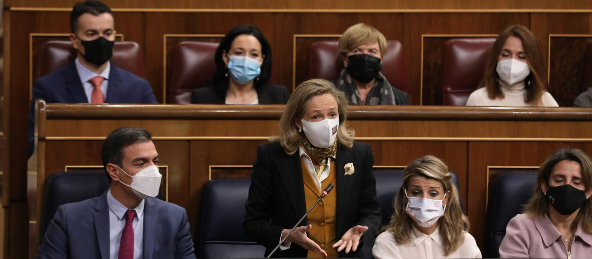 La ministra Nadia Calviño en el Congreso