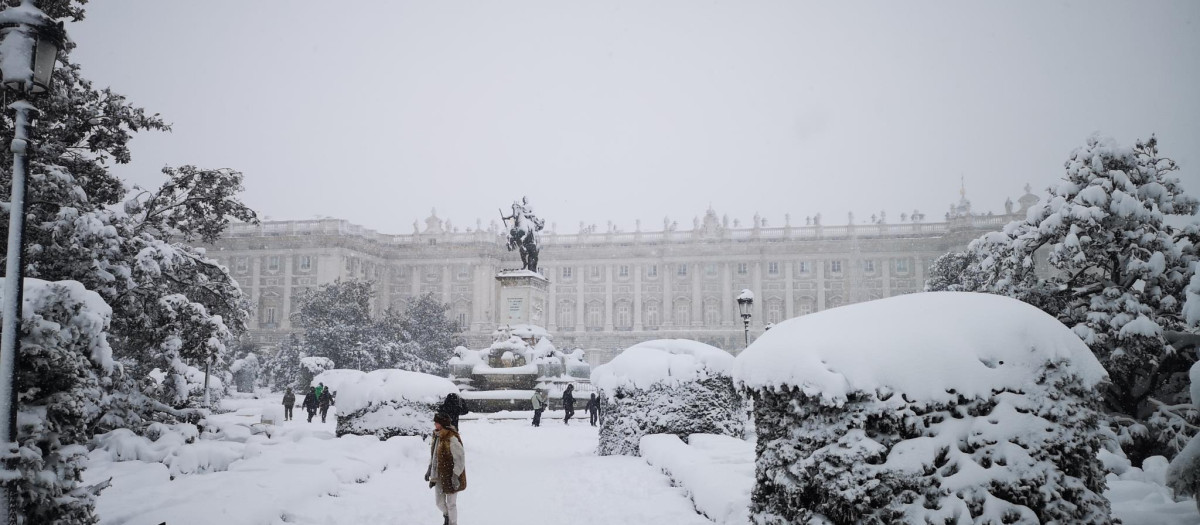 El Palacio Real de Madrid durante Filomena