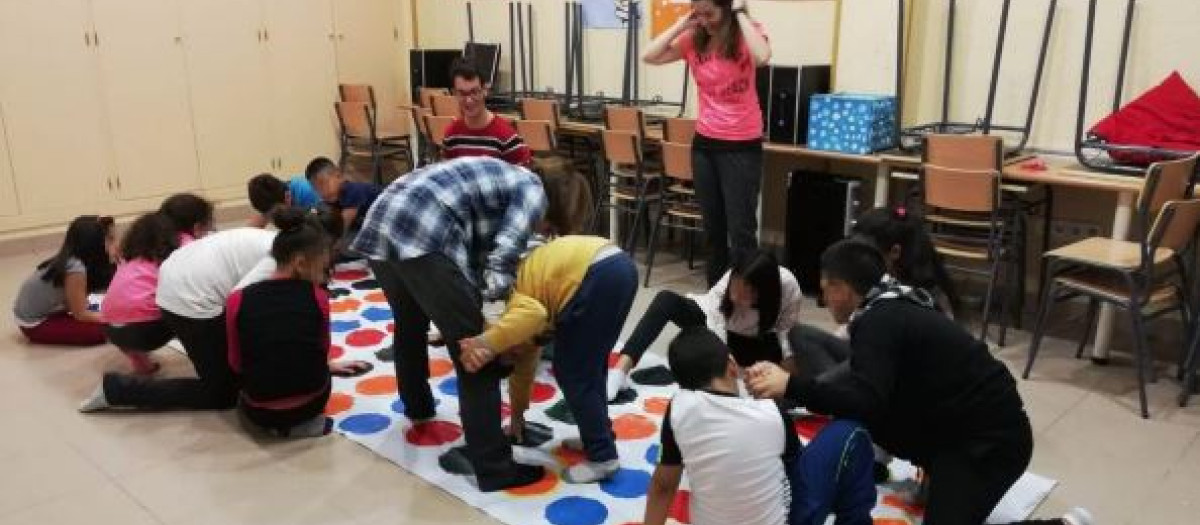 Los niños del municipio pasan la tarde en Catalejo