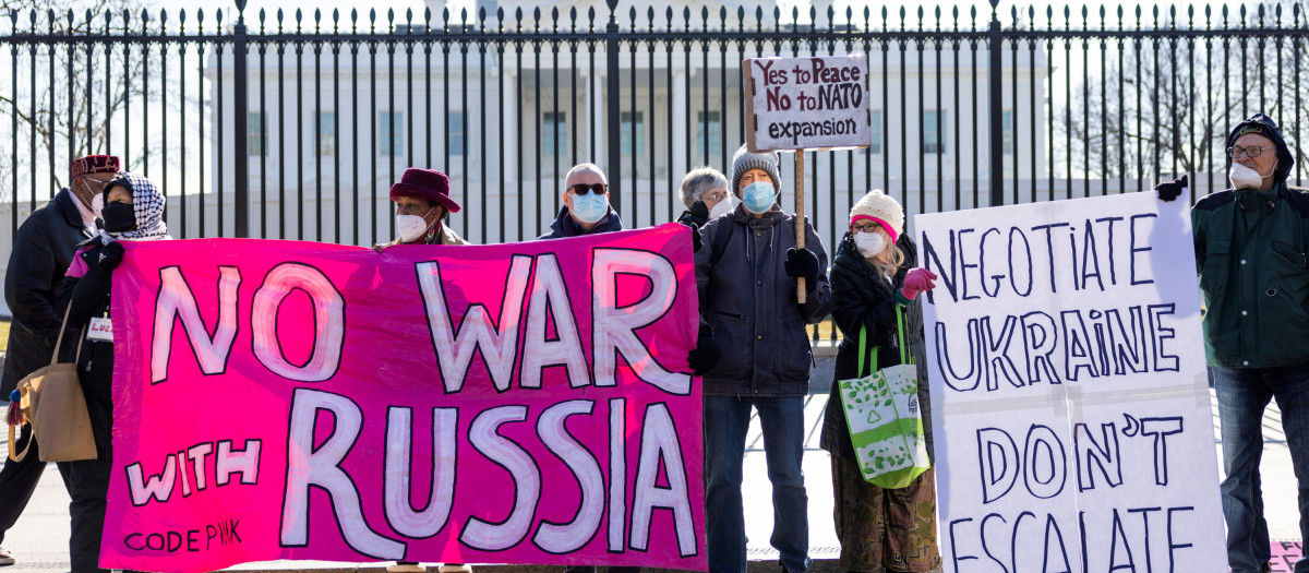 Pacifistas frente a la Casa Blanca