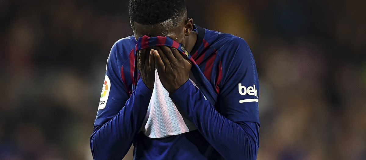 Ousmane Dembélé se lamenta durante un partido con el Barça