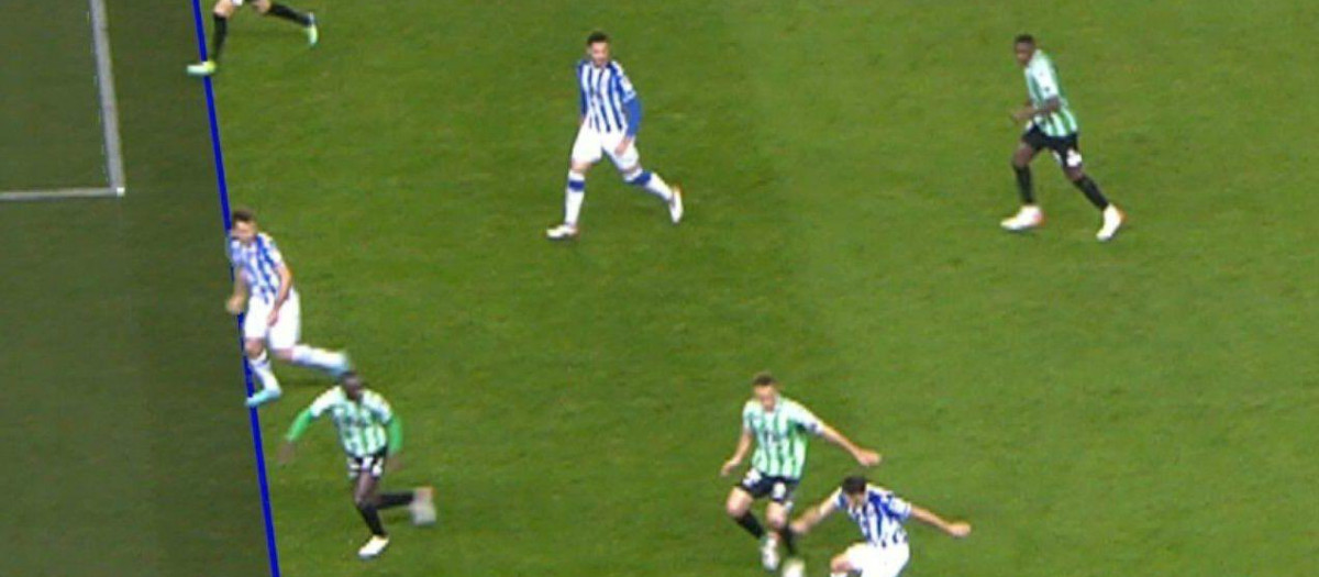 Captura de la polémica toma del fuera de juego de Oyarzabal