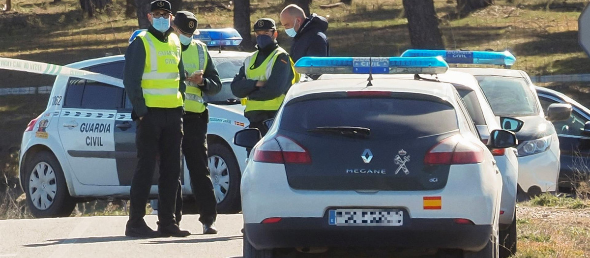 La Guardia Civil corta el acceso al lugar donde encontraron un cuerpo durante la búsqueda de Esther López