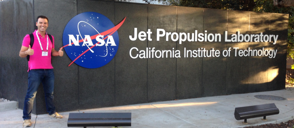 Pla-García, en la sede del Jet Propulsion Laboratory, centro dedicado a la construcción y operación de naves espaciales no tripuladas para la agencia espacial estadounidense NASA