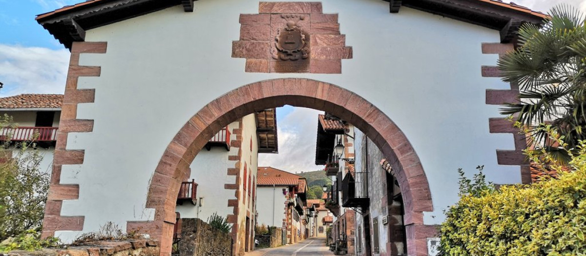 Entrada al Taller-Museo Santxotena en Artziniega (Álava).