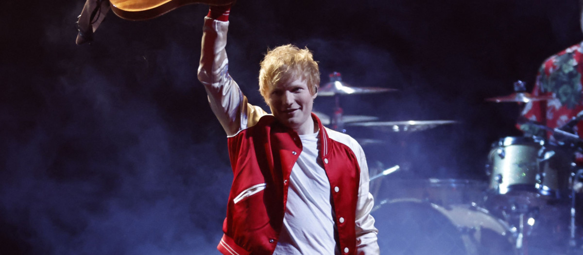 Ed Sheeran durante su actuación en los Brit Awards