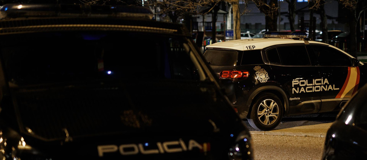 Dos coches de Policía Nacional