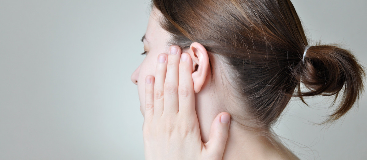 Tinnitus, síntoma asociado a la variante Ómicron del coronavirus