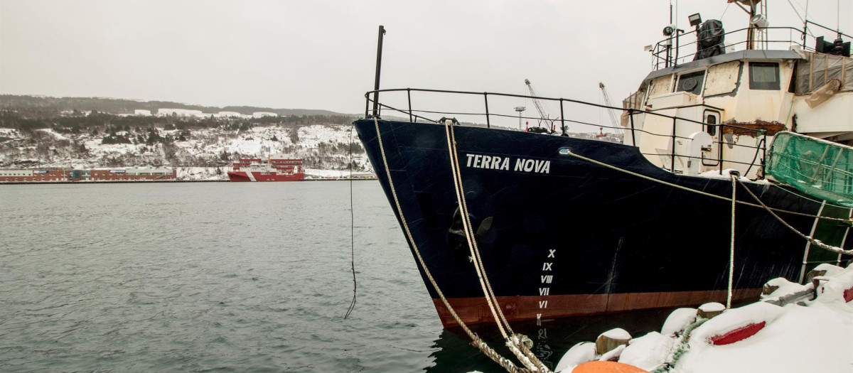 Fotografía de un barco atracado, ayer, en el puerto de San Juan de Terranova (Canadá)