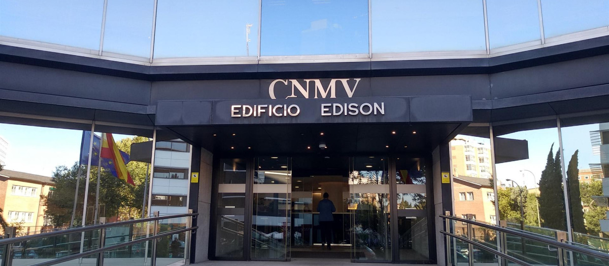 Las advertencias de la CNMV sobre 'chiringuitos financieros' pueden ser consultadas en su página web