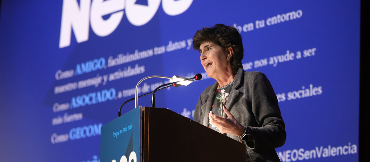 María San Gil en la presentación de NEOS Valencia