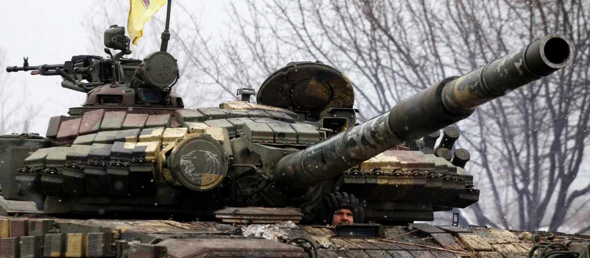 Tanque de las Fuerzas Armadas de Ucrania en la región de Lugansk