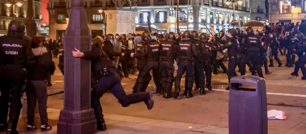 Disturbios en la Puerta del Sol a favor de Pablo Hasél