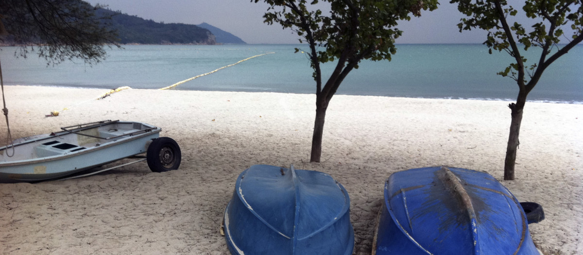 Playa vacía en Hong Kong