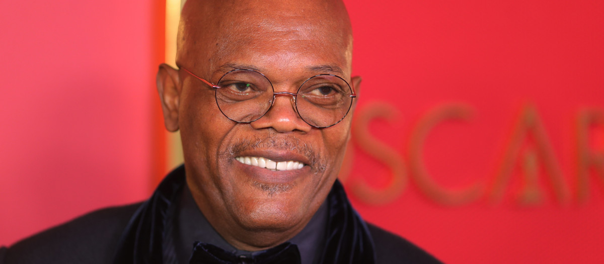 Samuel L. Jackson posa en la alfombra roja antes de recibir el galardón.