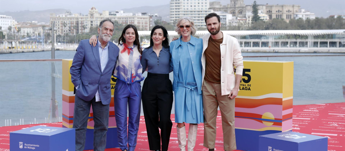 Photocall del equipo de la película 'Cinco lobitos' en el 25 Festival de Cine de Málaga