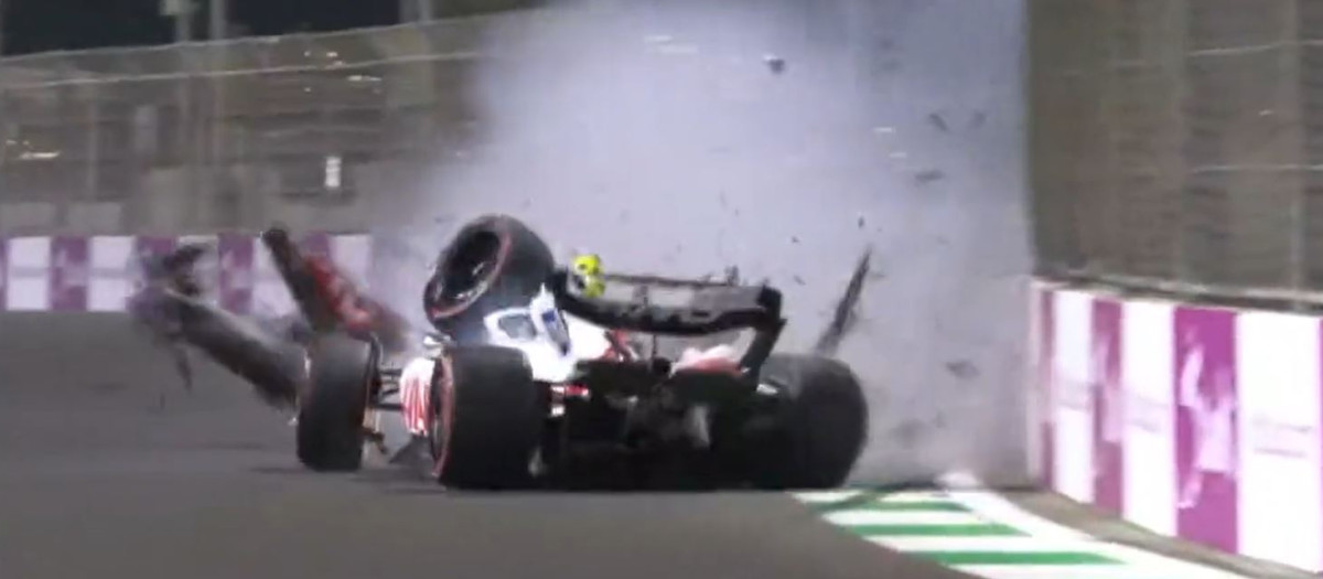 Captura del momento en el que Schumacher sufre el accidente