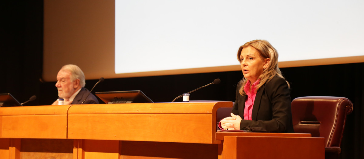 Jaime Mayor Oreja y Katalin Tóth en el Palacio Euskalduna de Bilbao