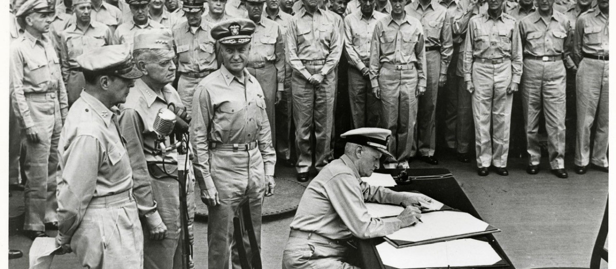 Pantalones chinos, moda en tiempos de guerra