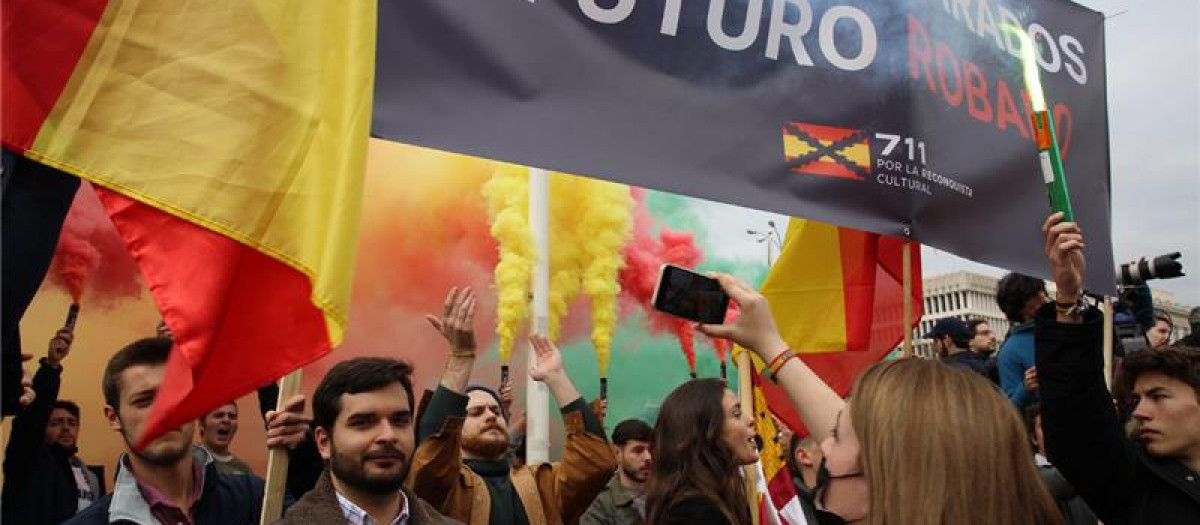 Manifestación de jóvenes durante el 19 de marzo