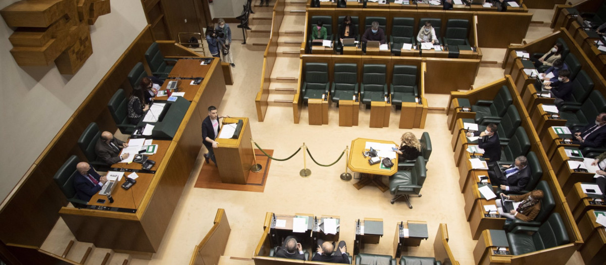 El Parlamento vasco durante el debate