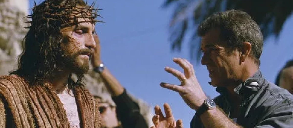 Mel Gibson junto a Jim Caviezel en el rodaje de La Pasión