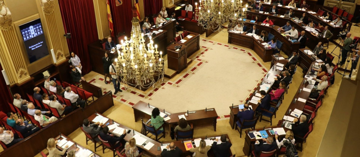 Los partidos que sustentan el Gobierno balear han impedido en el Parlamento regional la creación de una comisión de investigación