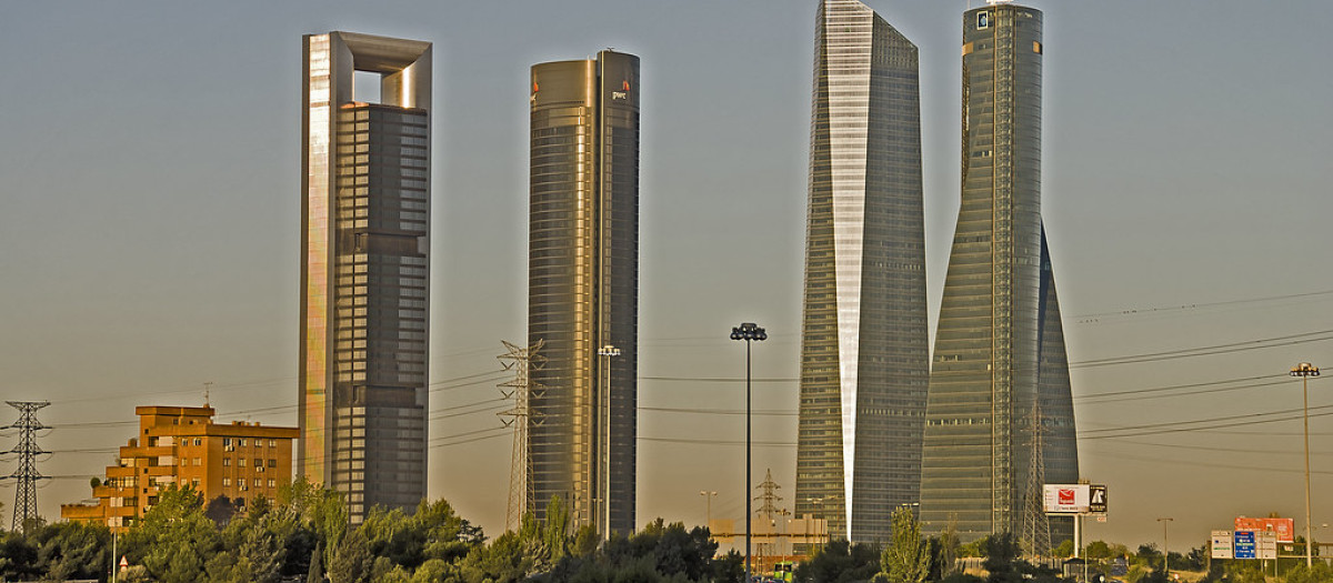 La Torre de Cristal es la segunda por la derecha