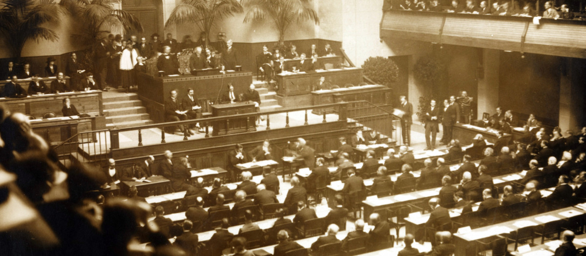 La primera reunión de la Sociedad de Naciones en la Salle de la Reformation