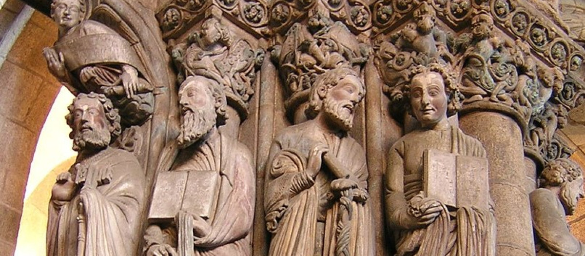 La familia Franco recibió como regalo dos estatuas del Pórtico de la Gloria, del maestro Mateo.