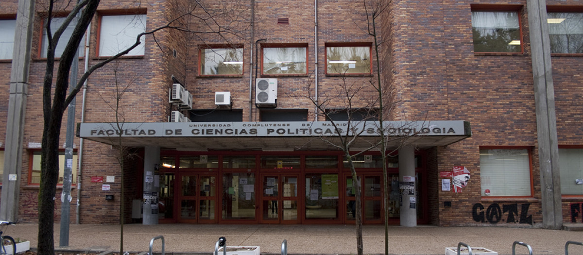 Fachada de la Facultad de Ciencias Políticas y Sociología de la UCM