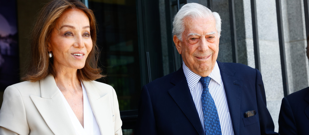 Isabel Preysler and Vargas Llosa during a TeatroReal event in Madrid on May 18, 2022.