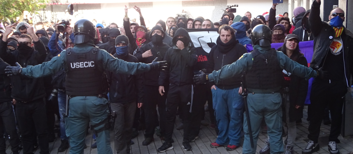 Grupos violentos en el acto de España Ciudadana en Alsasua en 2018