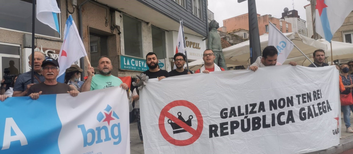 Los escasos participantes en la manifestación contra el Rey en Sanxenxo